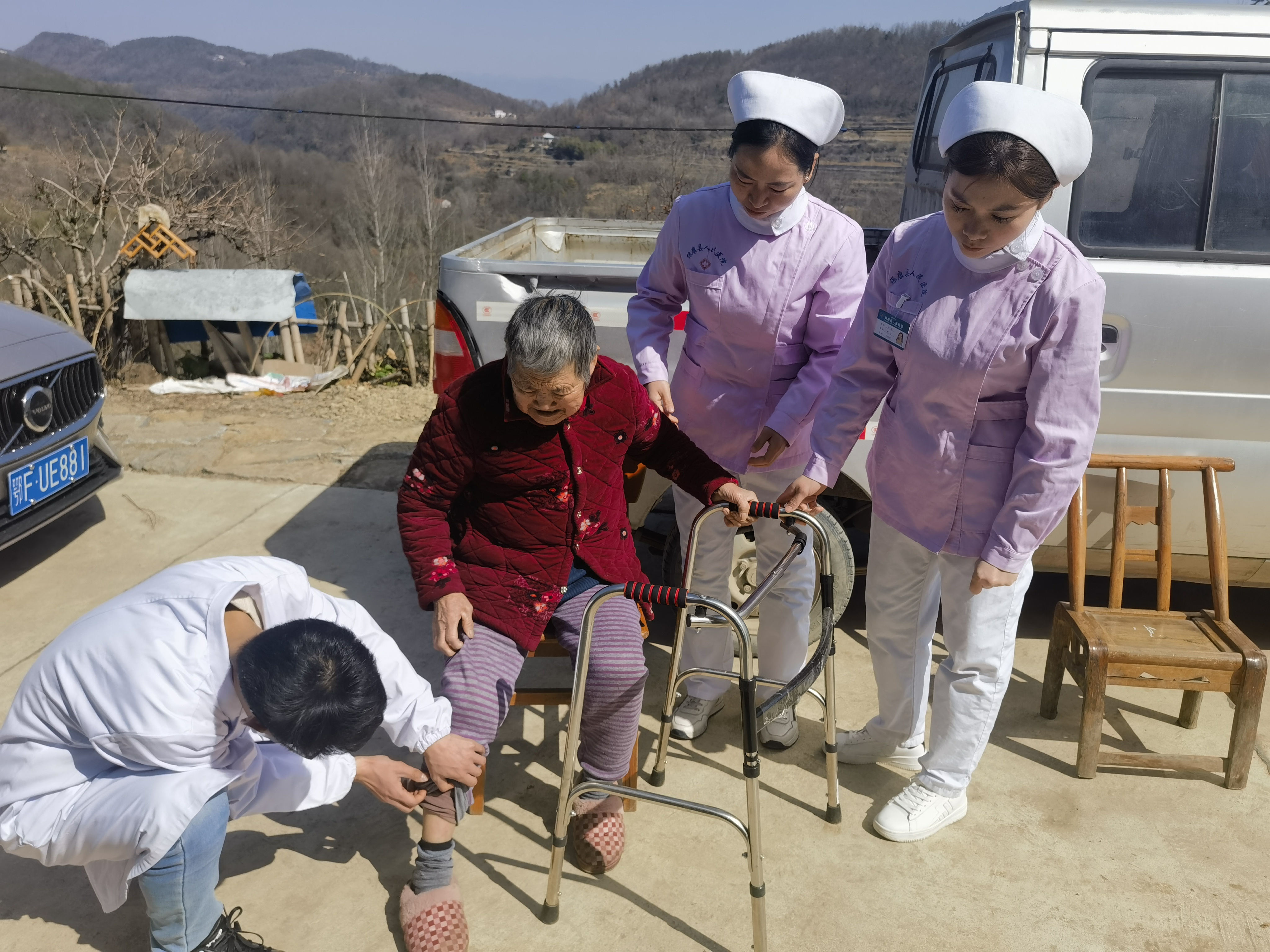 骨一科推行“我做你换”救治模式赢得一致好评