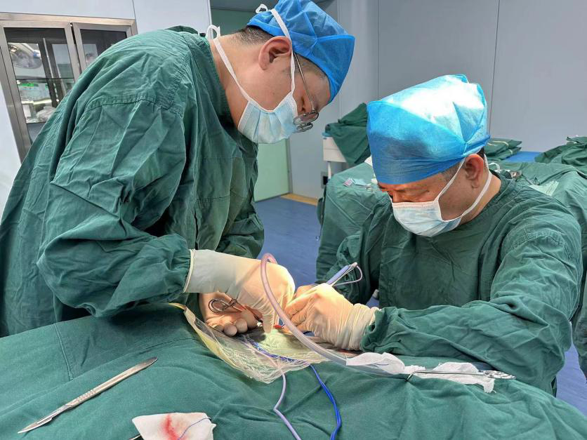 保康县人民医院成功实施首例小儿先天性中耳胆脂瘤手术
